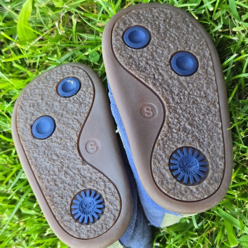 UGG Baby Sneaker Boots Lavender‎ Blue Leather Size Small 0-6month Infant